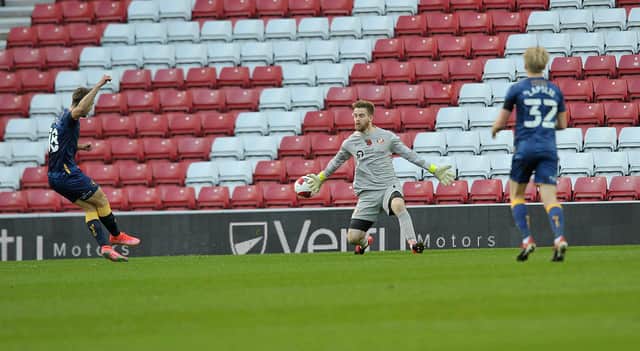 Rhys Oates puts Mansfield Town ahead at Sunderland