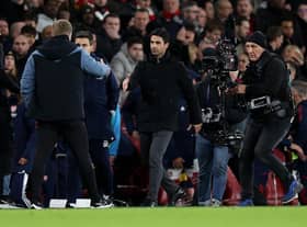 Mikel Arteta manager of Arsenal shakes hands with Eddie Howe manager of Newcastle United during the Premier League match between Arsenal FC and Newcastle United at Emirates Stadium on January 03, 2023 in London, England. (Photo by Julian Finney/Getty Images)