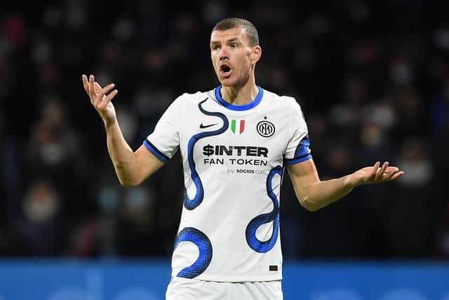 SALERNO, ITALY - DECEMBER 17: Edin Dzeko of FC Internazionale during the Serie A match between US Salernitana and FC Internazionale at Stadio Arechi on December 17, 2021 in Salerno, Italy. (Photo by Francesco Pecoraro/Getty Images)
