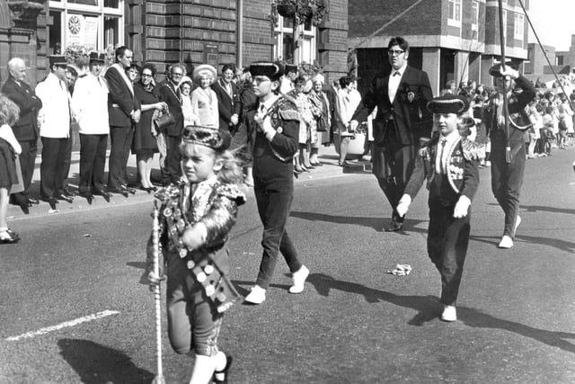 Jazz bands parading past Jarrow Town Hall in September 1970.