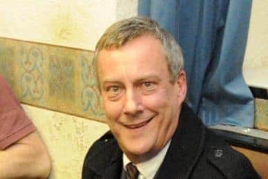 Stephen Tompkinson.