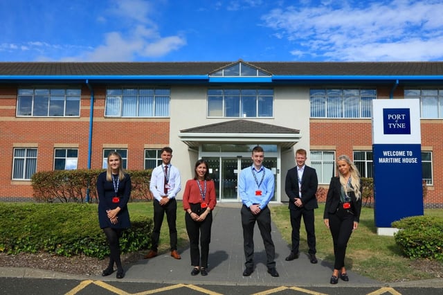 (l-r) Olivia Sinclair, Aiden Coyne, Eleni Bougioukou, Jak Johnson, Harry McCabe, Neve Gregan join the Port of Tyne Graduate Scheme