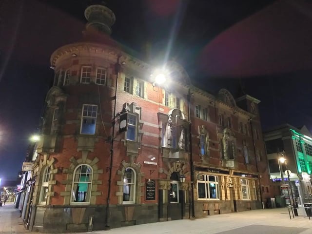Reportedly haunted by Tommy the Cellarman, a spook from the 1970s whose limping footsteps are said to be heard on the steps down to the pub’s cellar.