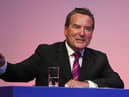 Jeff Stelling.