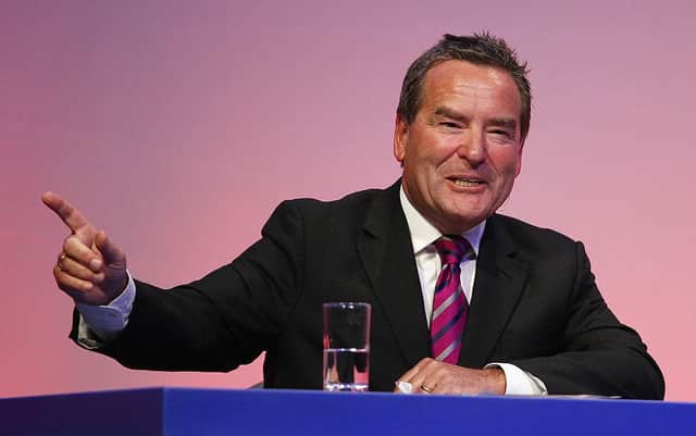 Jeff Stelling.
