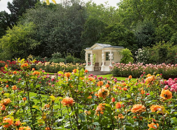 <p>The Rose Garden at Buckingham Palace.</p>