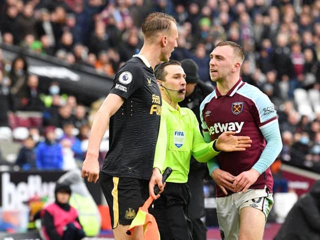 Dan Burn has made a 'massive' impact since arriving at Newcastle United - according to Alan Hutton (Photo by JUSTIN TALLIS/AFP via Getty Images)