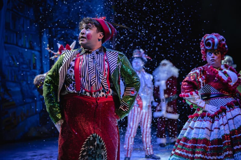Despite the 2020 live panto being cancelled due to lockdown, The Customs House streamed Arbuthnot & Dame Bella's Christmas Adventure.