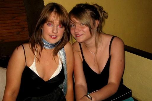 Relaxing in good company in 2005. Photo: Wayne Groves.