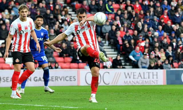 Bailey Wright playing for Sunderland.