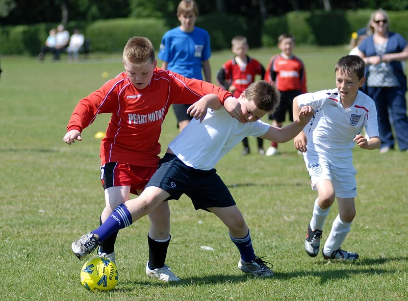 Battling for the ball at Bents Park.