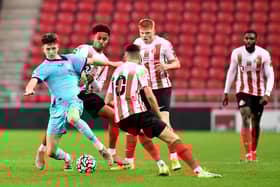 Newcastle United under-23s claimed the Wear-Tyne derby bragging rights with a 2-1 win against Sunderland.