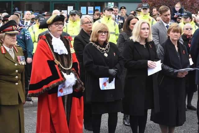 The Deputy Lord Lieutenant, Colonel Ann Clouston, Mayor Cllr Pat Hay, Mayoress Jean Copp, MP Emma Lewell-Buck and Cllr Tracey Dixon pay their respects.