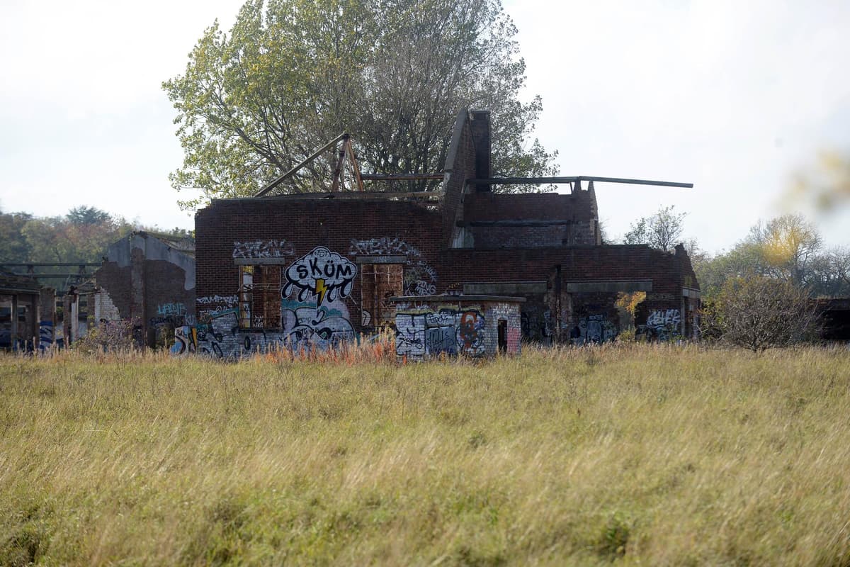 Plans to demolish vandal-hit former MOD buildings at Second World War ...