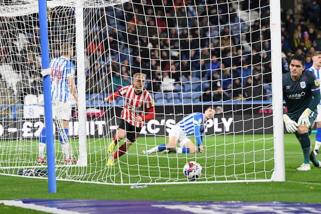 Alex Pritchard scores for Sunderland