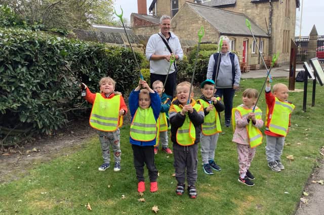 Nurserytime Hebburn children on their litter pick around Hebburn cemetery