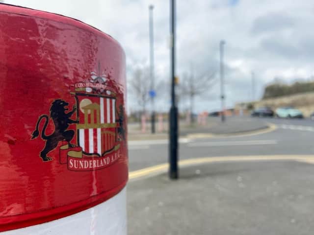 Sunderland dropped out of the top six on a mixed night of results in the top-six race
