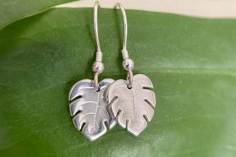 Schöne By Nature sells Silver jewellery inspired by nature. These are leaf earrings.