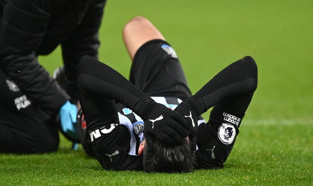 Fabian Schar has provided an update on his knee injury sustained during Newcastle United's 3-2 win over Southampton. (Photo by Stu Forster/Getty Images)