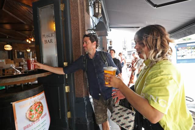 English pubs and restaurants have welcomed the Government's U-turn on businesses selling takeaway alcohol during the second national lockdown. Image by PA.