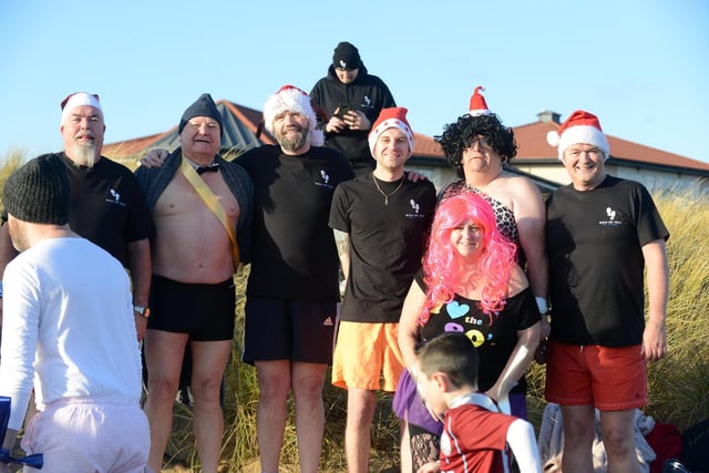 Braving the cold to support Cancer Connections in the 2022 Boxing Day Dip