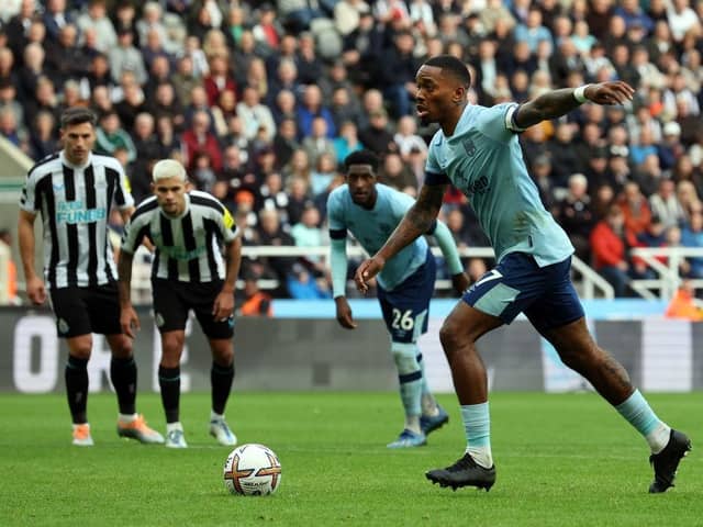 Ivan Toney of Brentford takes a penalty during the Premier League match between Newcastle United and Brentford FC at St. James Park on October 08, 2022 in Newcastle upon Tyne, England. (Photo by Ian MacNicol/Getty Images)