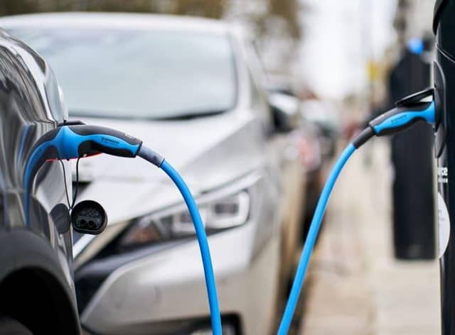 Electric car  numbers rise