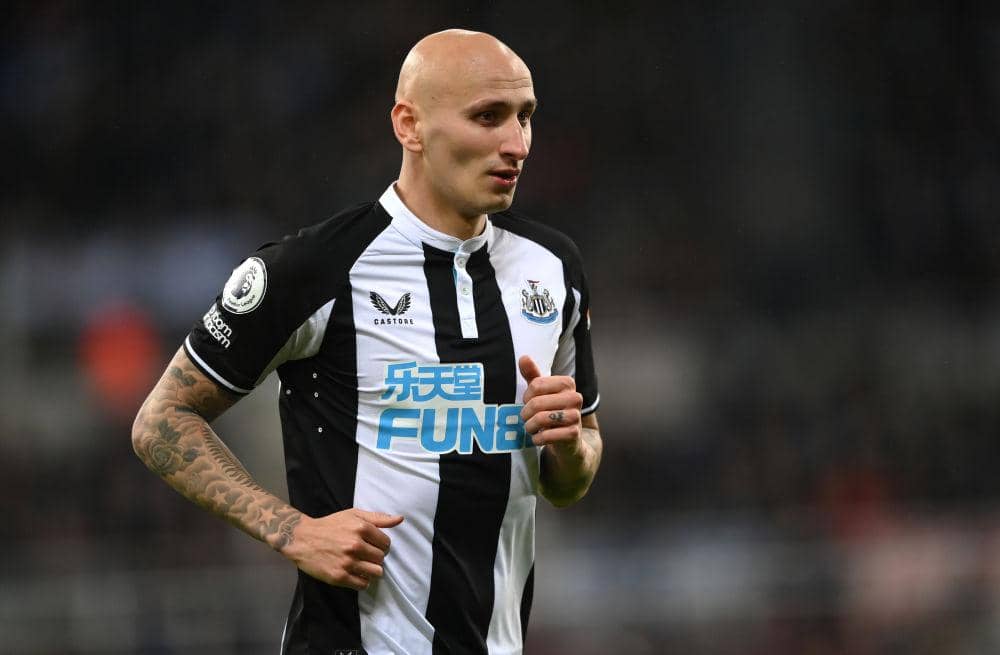 Jonjo Shelvey was 'lucky' to escape with just a yellow card for his challenge on Anthony Gordon - according to Keith Hackett (Photo by Stu Forster/Getty Images)