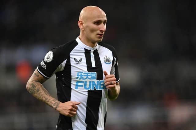 Jonjo Shelvey was 'lucky' to escape with just a yellow card for his challenge on Anthony Gordon - according to Keith Hackett (Photo by Stu Forster/Getty Images)