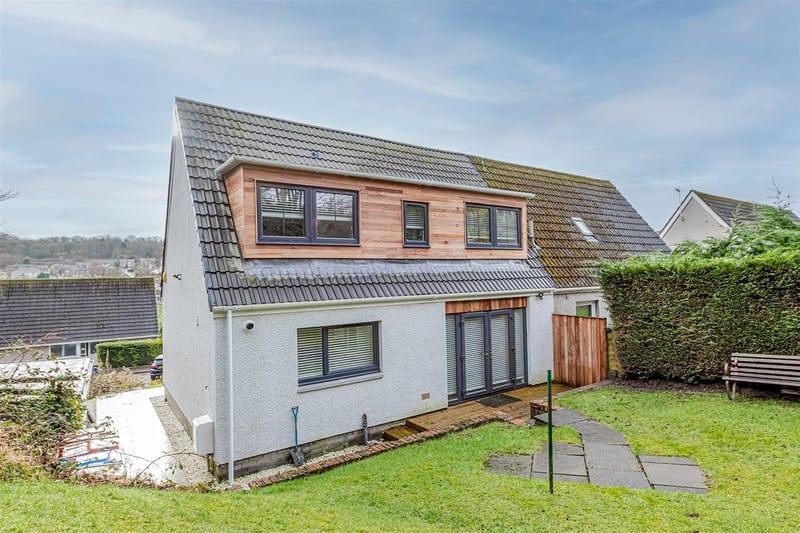Falkirk property Outstanding luxury 3bedroom semi detached villa