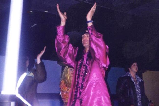 Round of applause if you share your recollections. Photo: Wayne Groves.