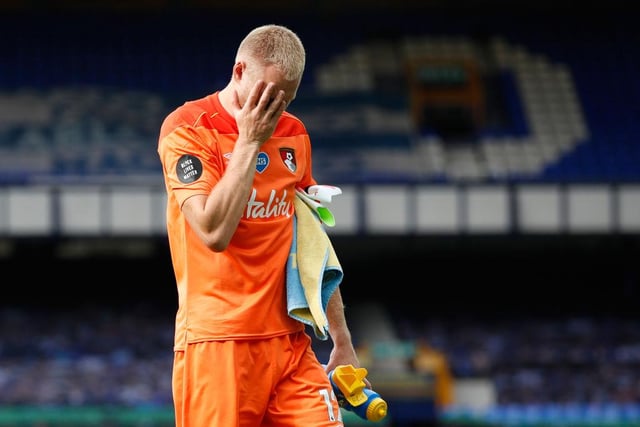 Sheffield United are pressing ahead with plans to sign Bournemouth goalkeeper Aaron Ramsdale and are expected to table an improved bid. (Sheffield Star)