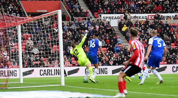 Elliot Embleton levels the scores at the Stadium of Light