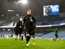 MANCHESTER, ENGLAND - DECEMBER 26: Matt Ritchie of Newcastle United warms up prior to the Premier League match between Manchester City and Newcastle United at Etihad Stadium on December 26, 2020 in Manchester, England. The match will be played without fans, behind closed doors as a Covid-19 precaution. (Photo by Jason Cairnduff - Pool/Getty Images)