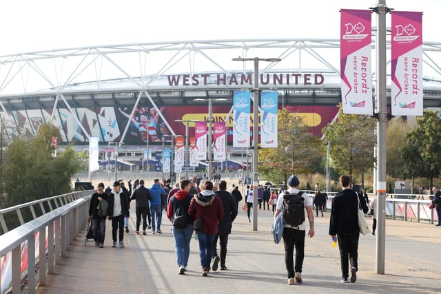 West Ham play in the Premier League and have an average attendance of 62,450.