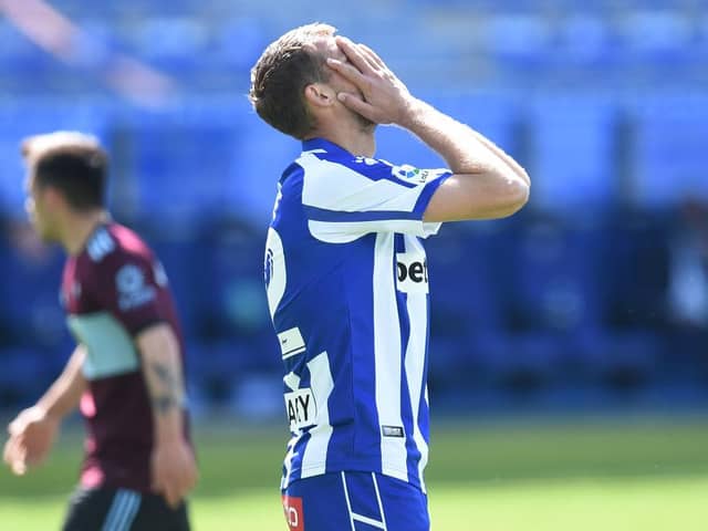 Newcastle United defender Florian Lejeune is closing in on a move to Alaves. (Photo by Juan Manuel Serrano Arce/Getty Images)