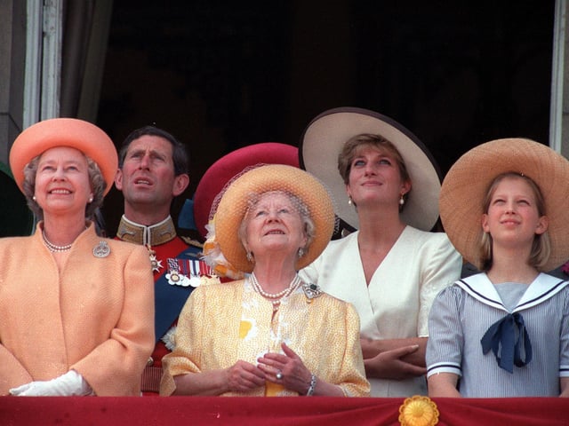 Queen Elizabeth II, the Prince of Wales, the Queen Mother, Diana, Princess of Wales and Lady Gabriella Windsor.  13/06/92