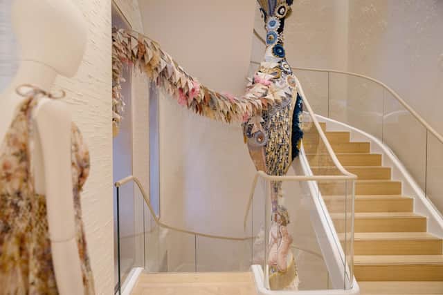 Joana Vasconcelos' sculpture complements Dior style (photo Joanna Correia)