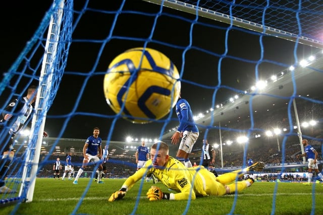 One of the strangest transfer links surrounding Newcastle United this summer is a move for England stopper Jordan Pickford. A move for Pickford was always unlikely and since the Magpies have confirmed the capture of Nick Pope, you can safely say that Pickford will not be playing his football at St James’s Park next year.