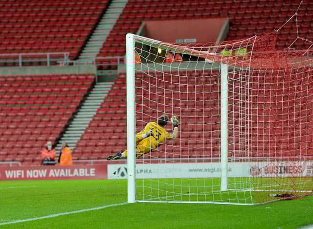 Alex Pritchard hits the bar with a late free kick