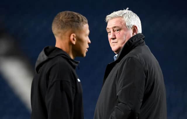 WEST BROMWICH, ENGLAND - MARCH 03: Steve Bruce, Manager of Newcastle United chats with Dwight Gayle prior to the FA Cup Fifth Round match between West Bromwich Albion and Newcastle United at The Hawthorns on March 03, 2020 in West Bromwich, England. (Photo by Stu Forster/Getty Images)