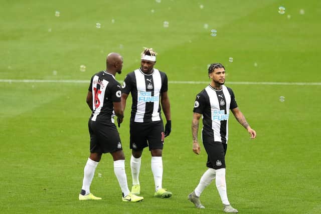 LONDON, ENGLAND - NOVEMBER 02: Allan Saint-Maximin, Deandre Yedlin and Jetro Willems of Newcastle United before the match during the Premier League match between West Ham United and Newcastle United at London Stadium on November 02, 2019 in London, United Kingdom. (Photo by Alex Pantling/Getty Images)