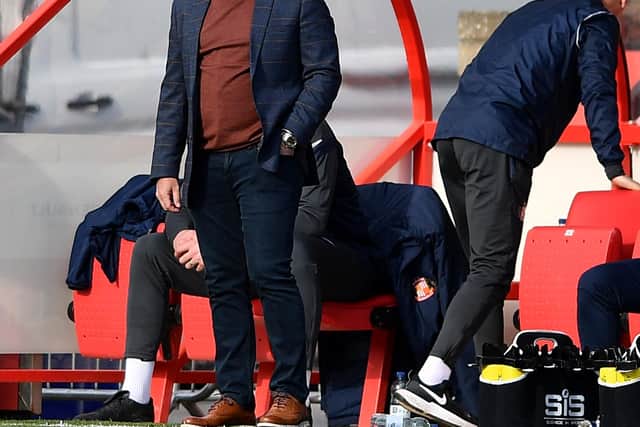 Lee Johnson has named his Sunderland team to face Lincoln City