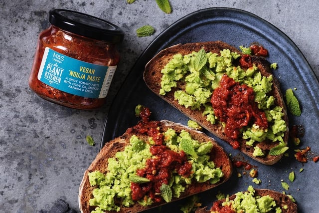A tasty spicy tomato ‘Nduja style paste with olive oil, smoked paprika and chilli, perfect to mix in sauces, pasta or bread