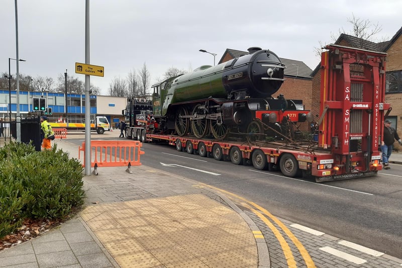 Green Arrow arrives at College Road on a lorry, which turned sharply into the museum approad road
