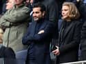 Newcastle United's English minority owner Amanda Staveley (R) and husband Mehrdad Ghodoussi (L) (Photo by GLYN KIRK/AFP via Getty Images)