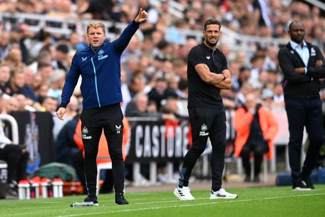 Eddie Howe, Manager of Newcastle United gives their team instructions during the Premier League match between Newcastle United and Crystal Palace at St. James Park on September 03, 2022 in Newcastle upon Tyne, England. (Photo by Stu Forster/Getty Images)