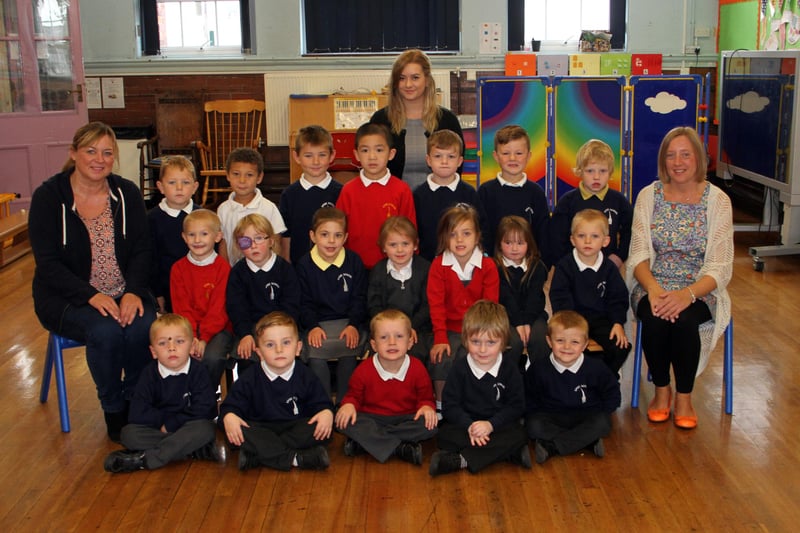 Chesterfield Spire infants.
Jellyfish class.
Chrissie Holmes special needs teaching assistant, Katie Chapman teaching assistant, Jodie Morris teacher.