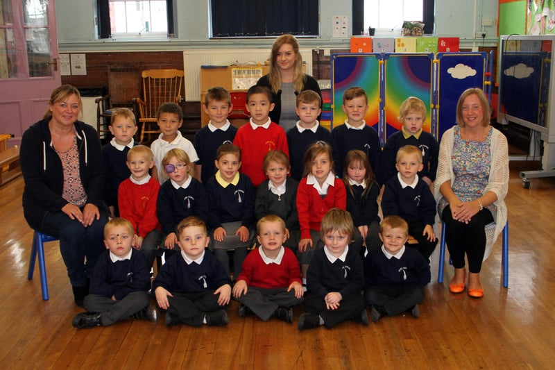Chesterfield Spire infants.
Jellyfish class.
Chrissie Holmes special needs teaching assistant, Katie Chapman teaching assistant, Jodie Morris teacher. 