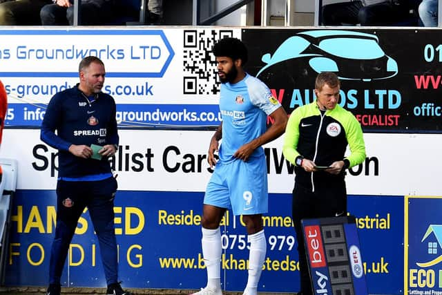 Ellis Simms made his Sunderland return at Kenilworth Road